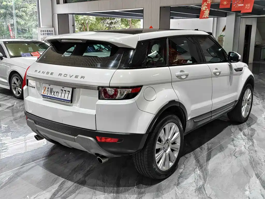 Land Rover Evoque 2015 — фото 27