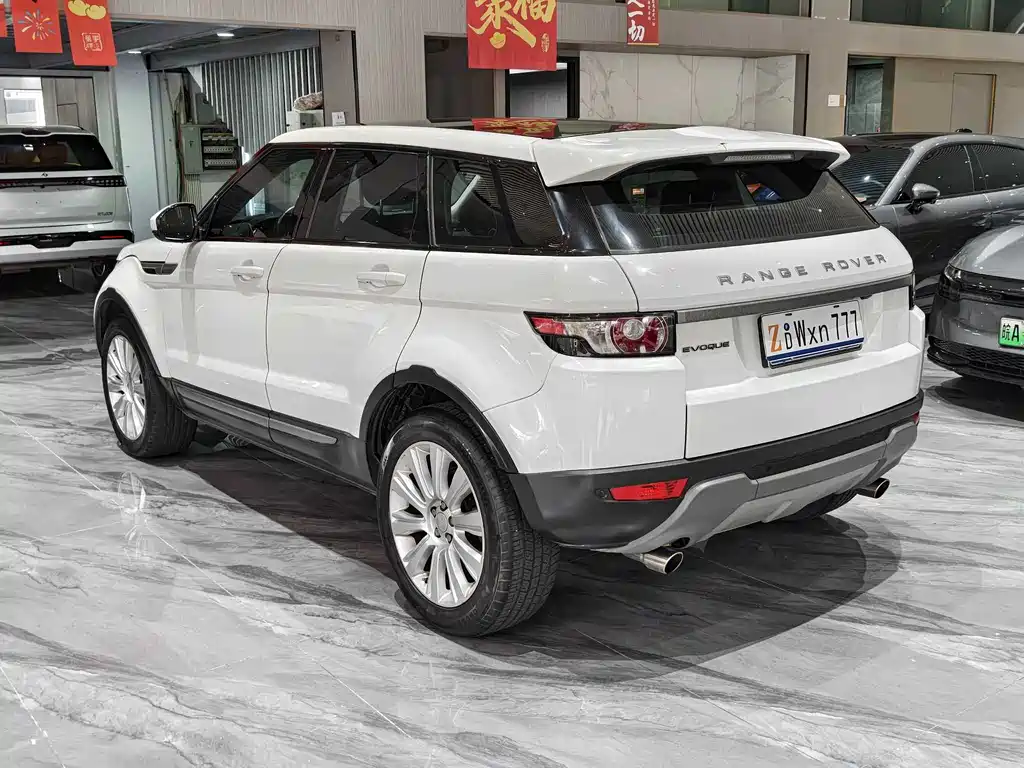 Land Rover Evoque 2015 — фото 29