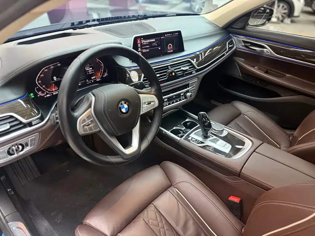 BMW 7 Series 2020 — фото 10