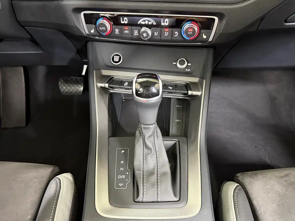 Audi Q3 2022 — фото 13