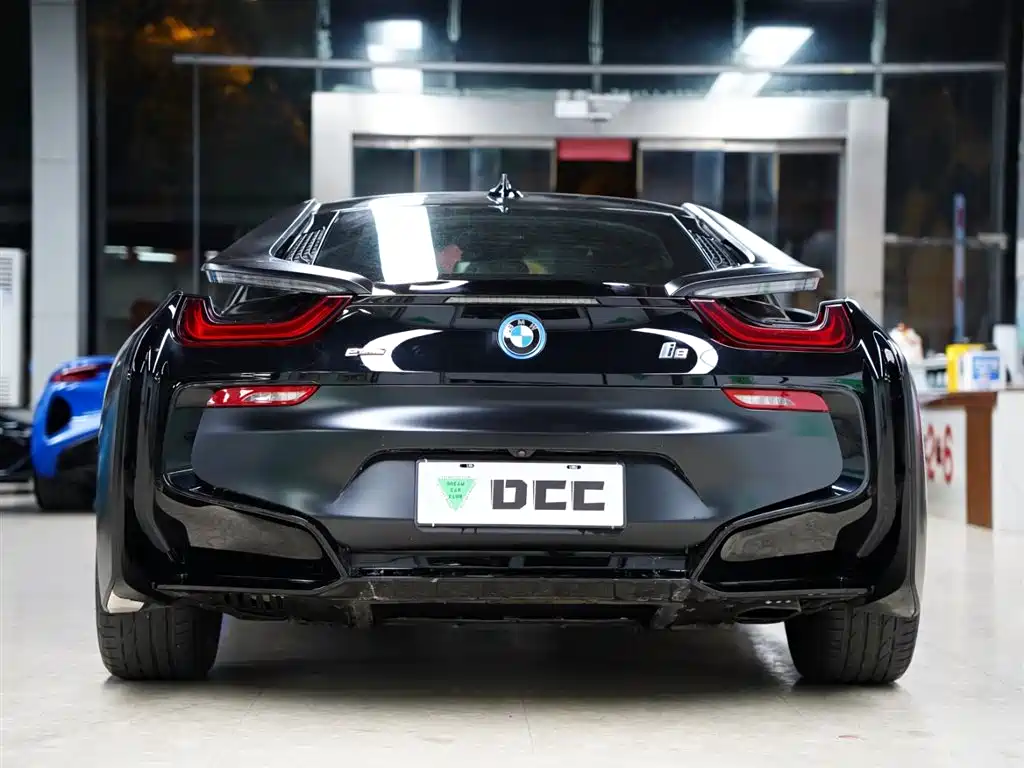BMW i8 2017 — фото 10