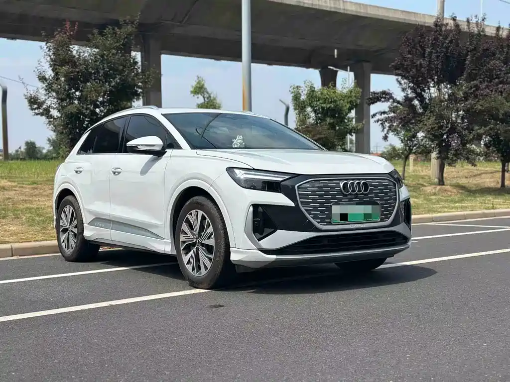 Audi Q4 e-tron 2025 — фото 3