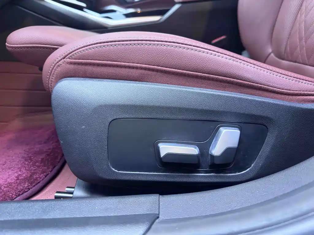 BMW 3 Series 2023 — фото 17