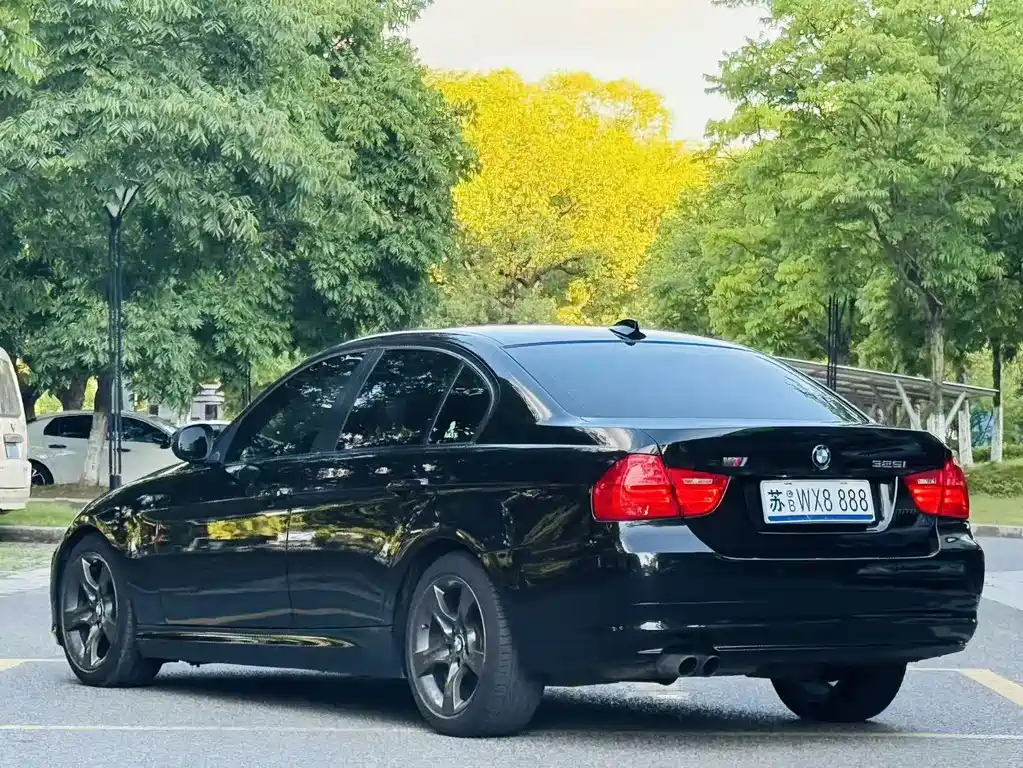 BMW 3 Series 2011