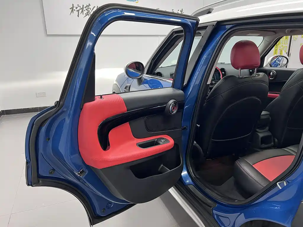 MINI Countryman 2019 — фото 16
