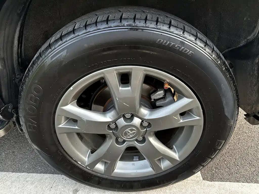 Toyota RAV4 2012 — фото 20