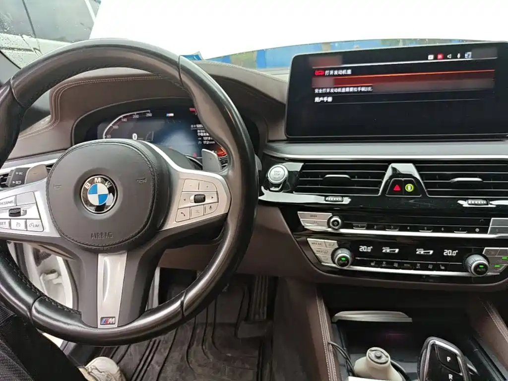 BMW 5 Series 2023 — фото 10