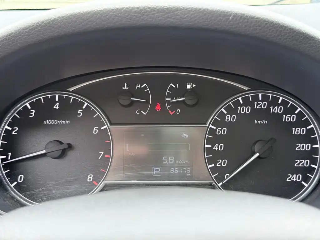Nissan Tiida 2017 — фото 26