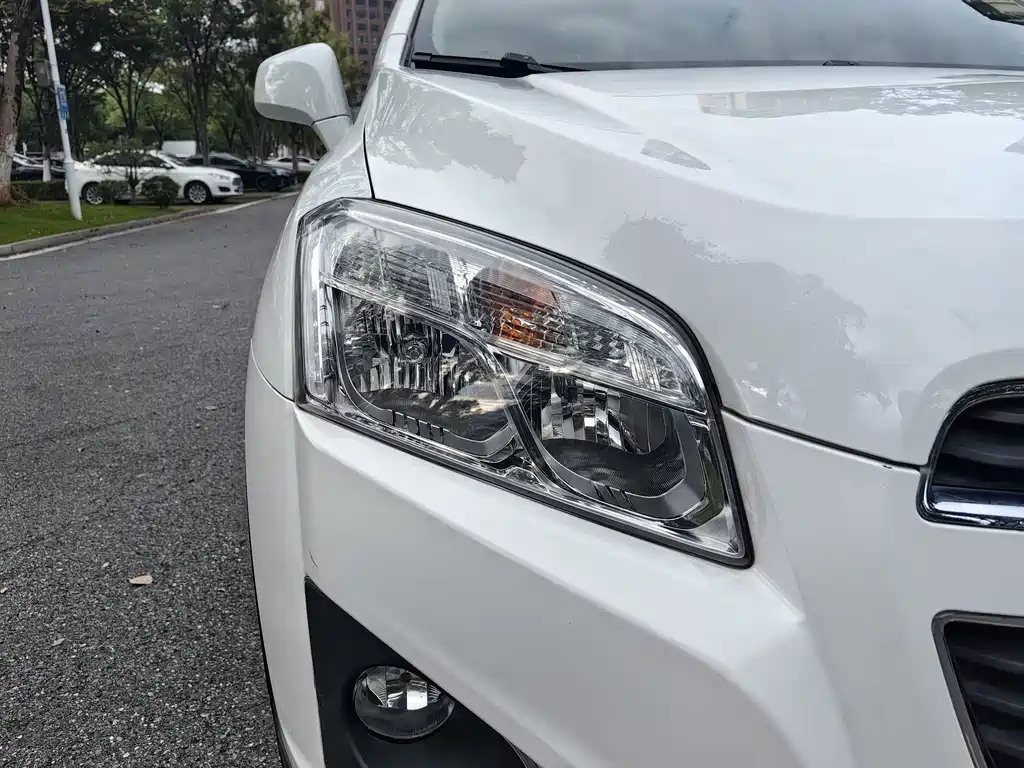 Chevrolet Trax 2015 — фото 15