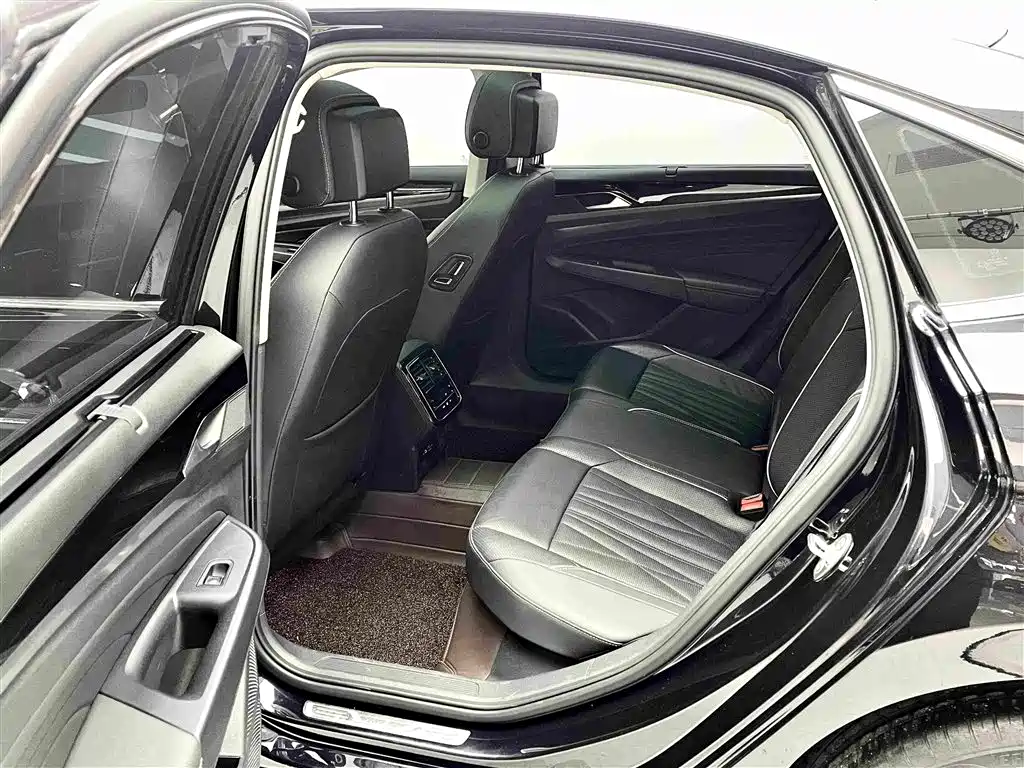 Volkswagen Passat 2021 — фото 10