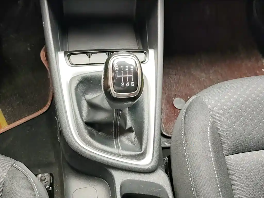 Hyundai Elantra 2017 — фото 14