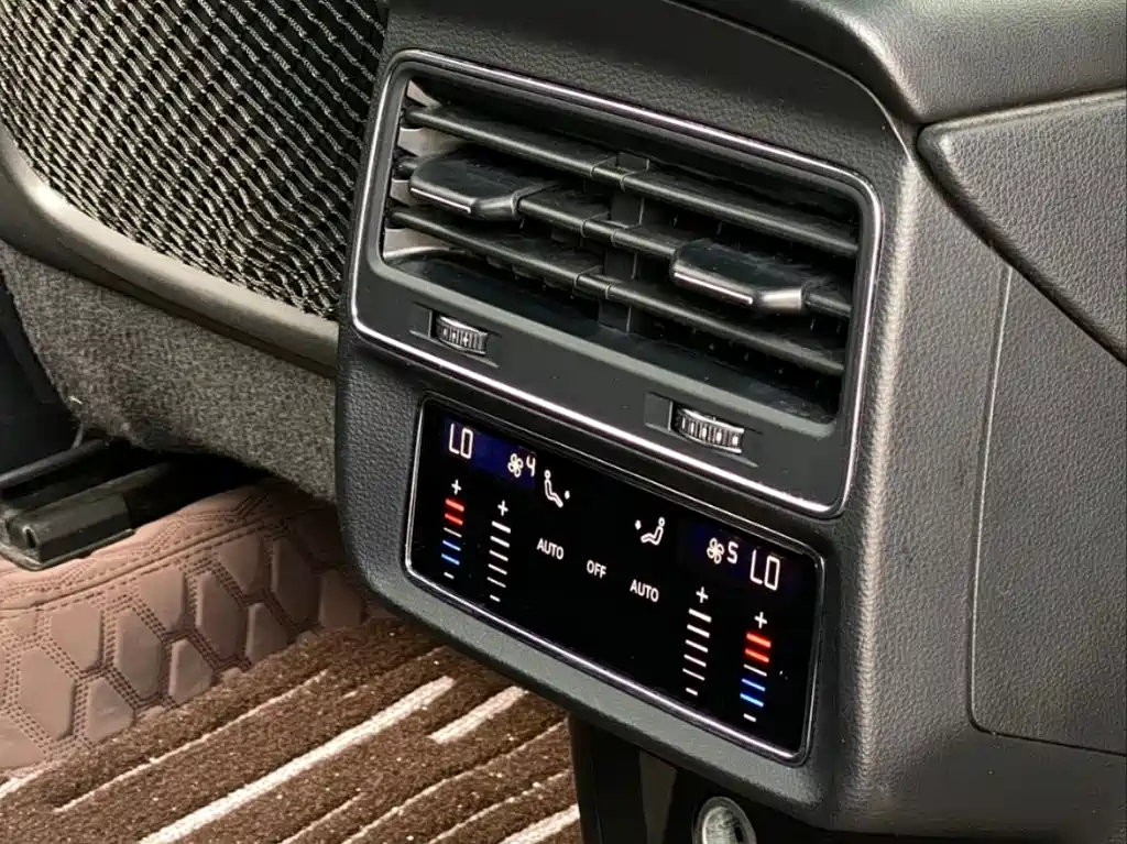 Audi Q8 2021 — фото 13