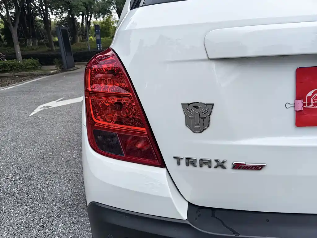 Chevrolet Trax 2015 — фото 16
