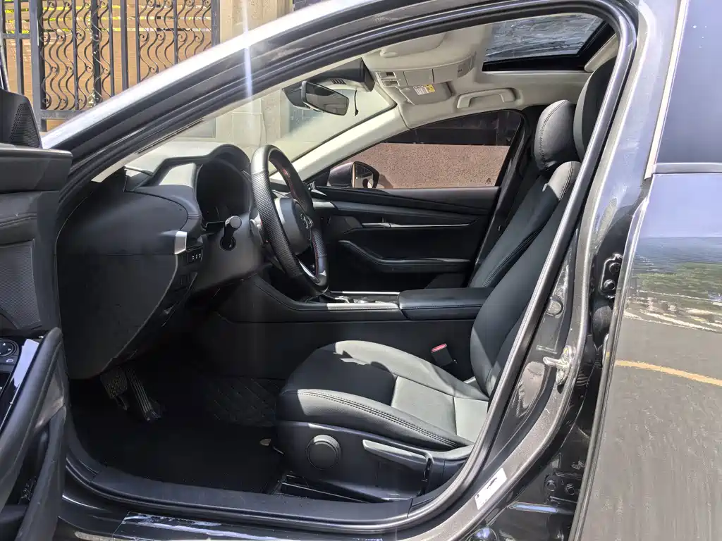 Mazda 3 Angkesela 2024