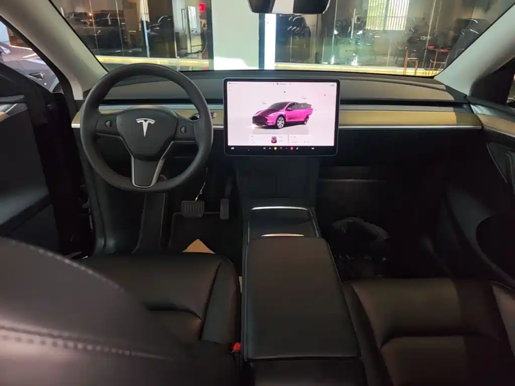Tesla Model Y 2023 — фото 10