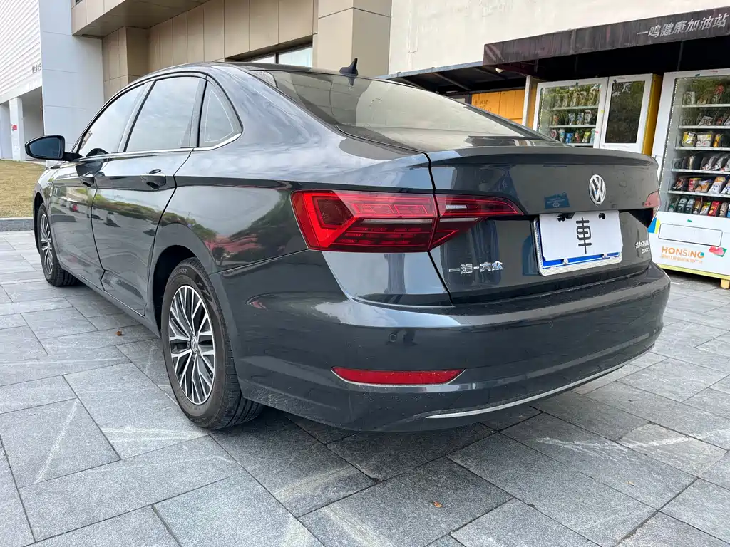Volkswagen Sagitar 2021