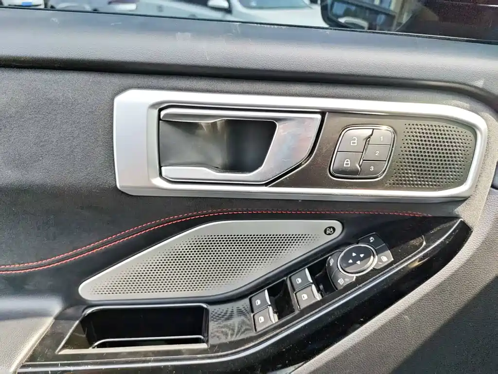 Ford Explorer 2022 — фото 10