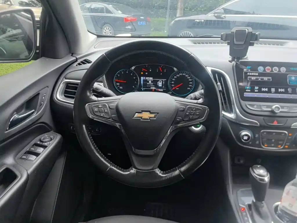 Chevrolet Equinox 2017 — фото 11