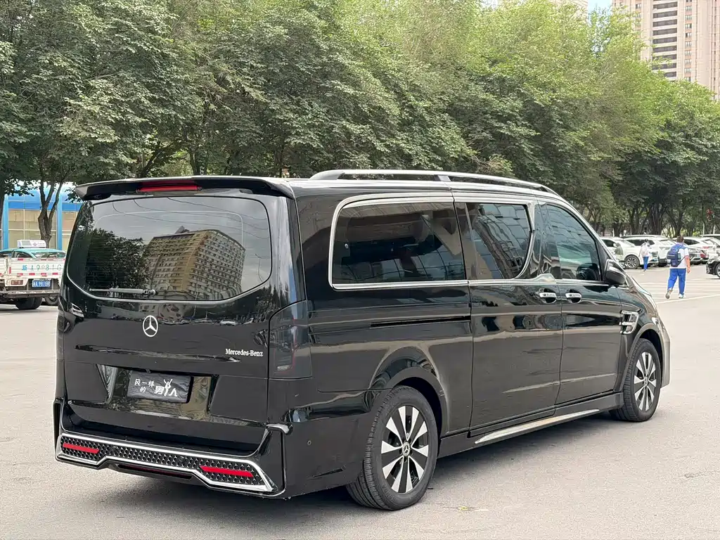 Mercedes-Benz Vito 2023 — фото 4