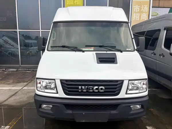 Iveco Proud 2023