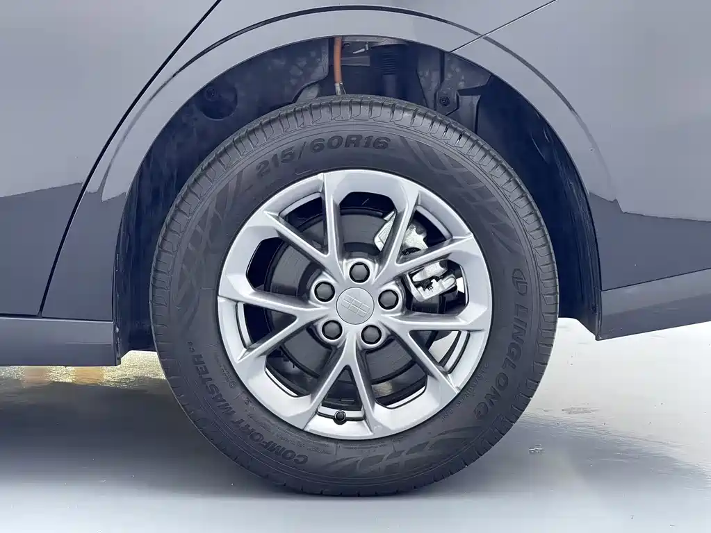 Geely Galaxy L6 2025 — фото 12
