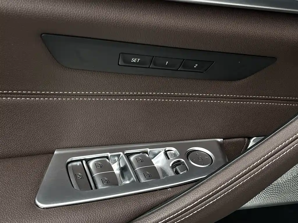 BMW 5 Series New Energy 2021 — фото 15