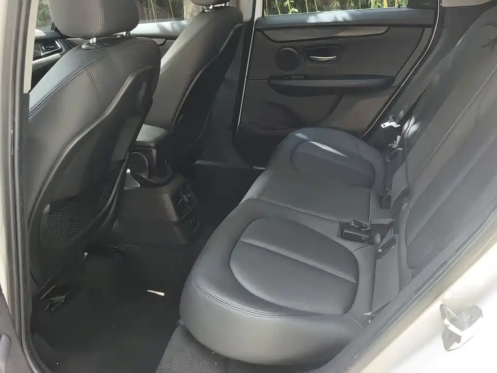 BMW 2 Series Active Tourer 2019 — фото 14