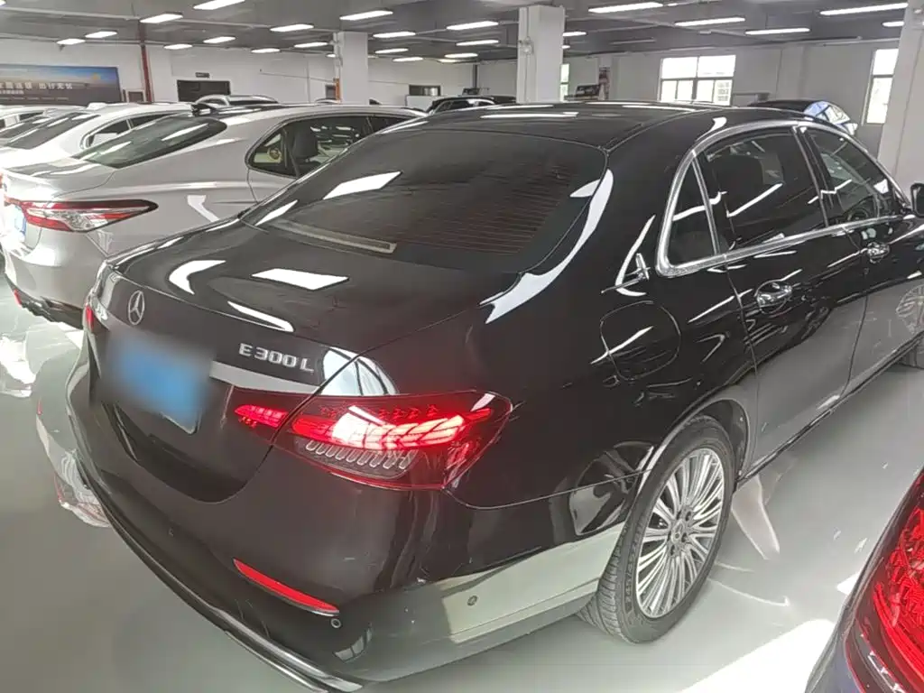 Mercedes-Benz E-Class 2023