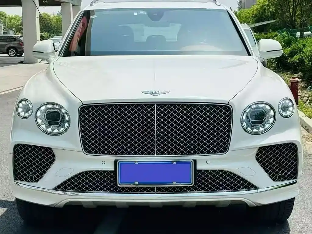 Bentley Bentayga 2022 — фото 2