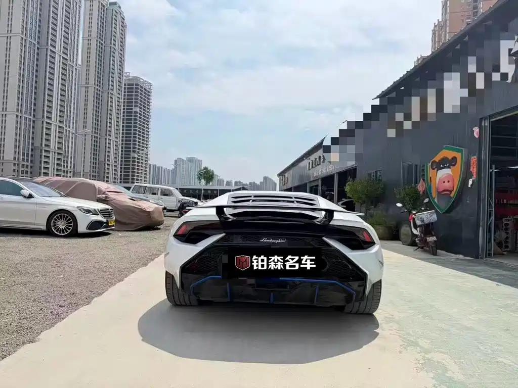 Lamborghini Huracán 2021