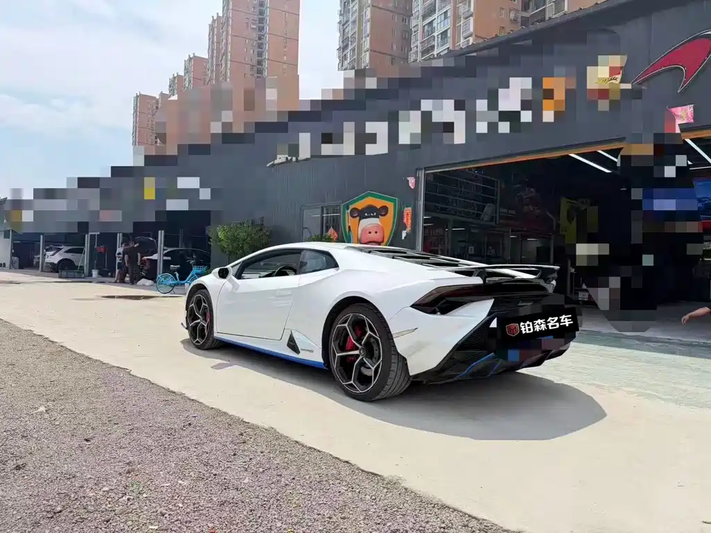 Lamborghini Huracán 2021