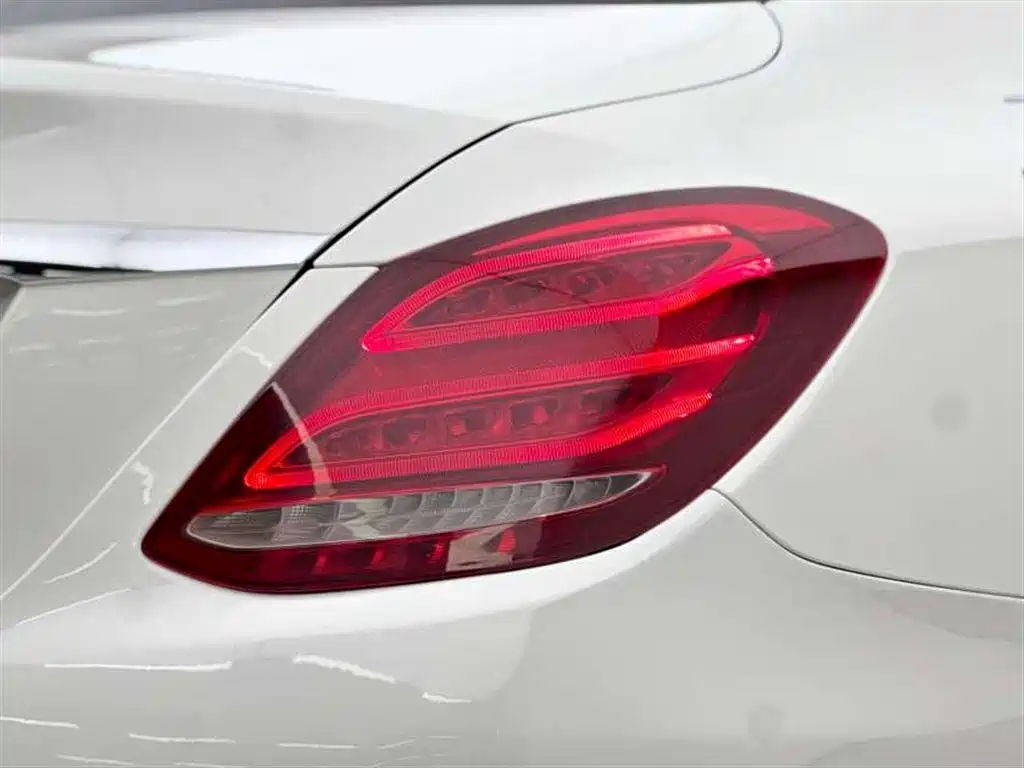 Mercedes-Benz C-Class 2017 — фото 16