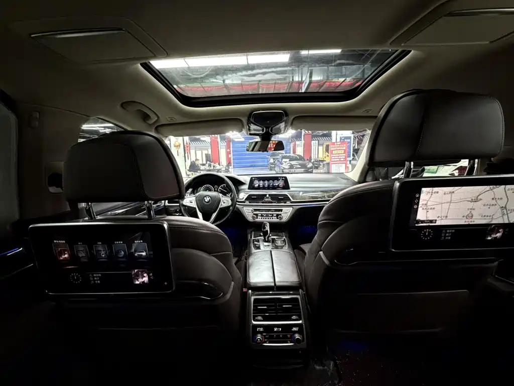 BMW 7 Series 2016 — фото 14