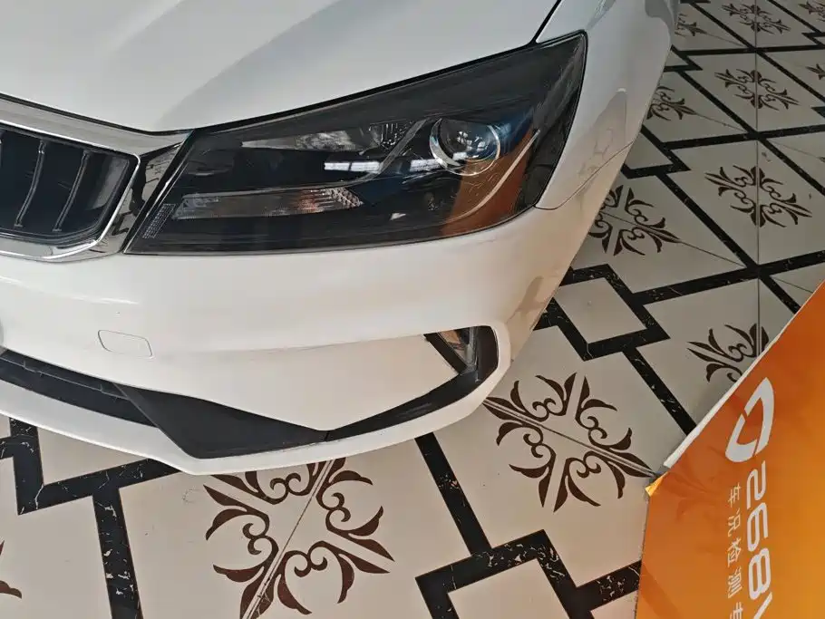 Geely Emgrand 2021