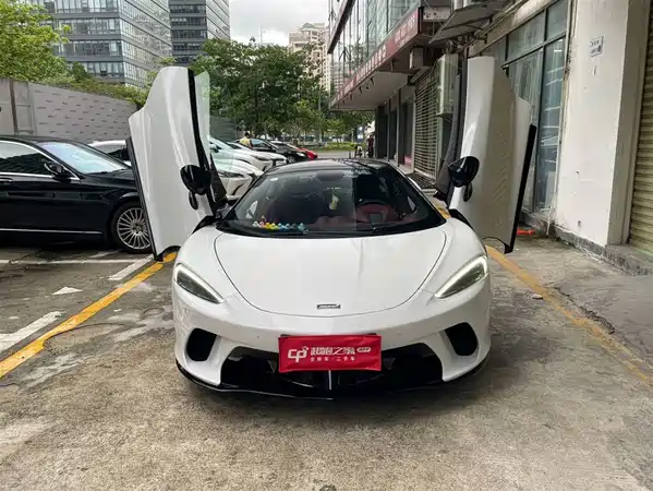 McLaren GT 2023
