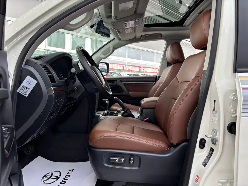 Toyota Land Cruiser 2018 — фото 7