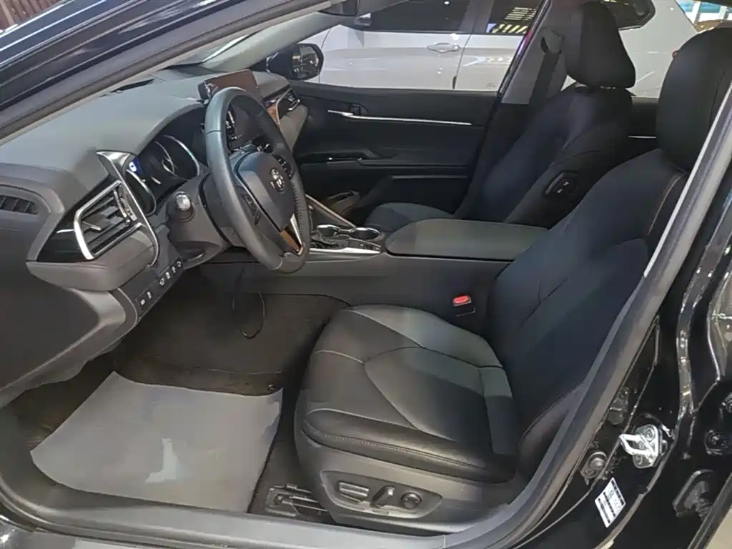 Toyota Camry 2021 — фото 15
