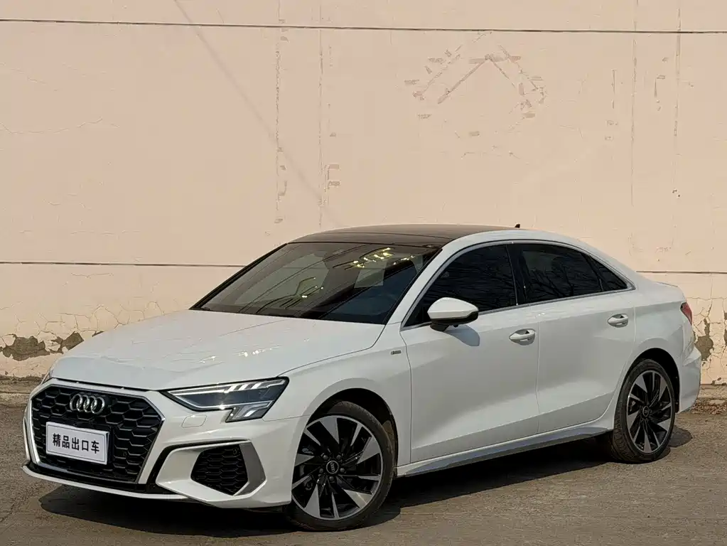 Audi A3 2022 — фото 1