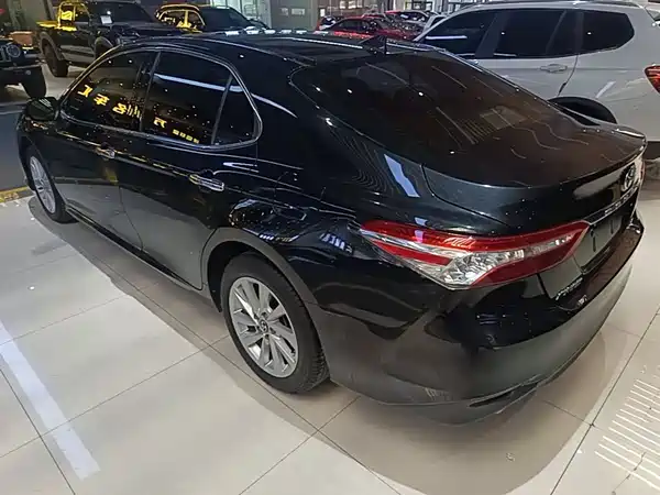 Toyota Camry 2021