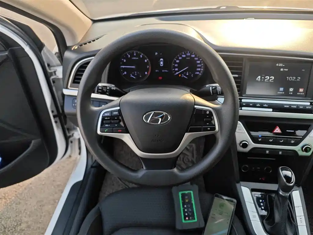 Hyundai Elantra 2019 — фото 8