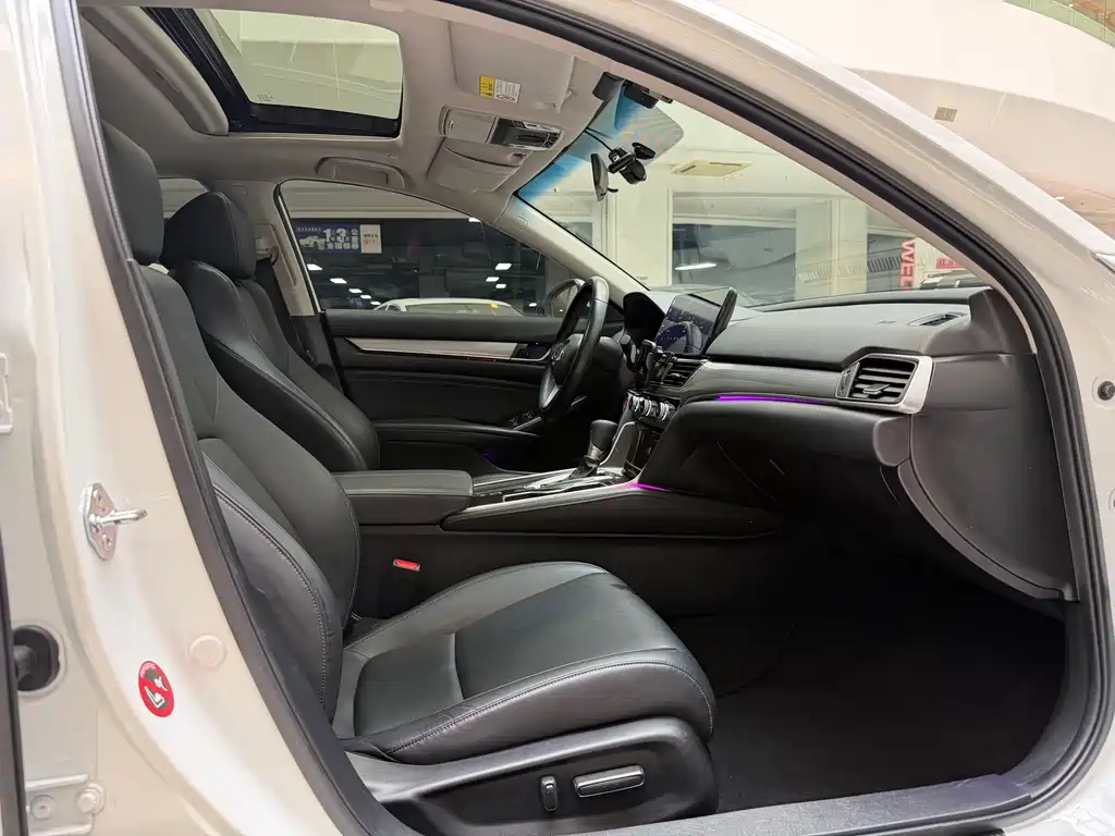Honda Accord 2022 — фото 13