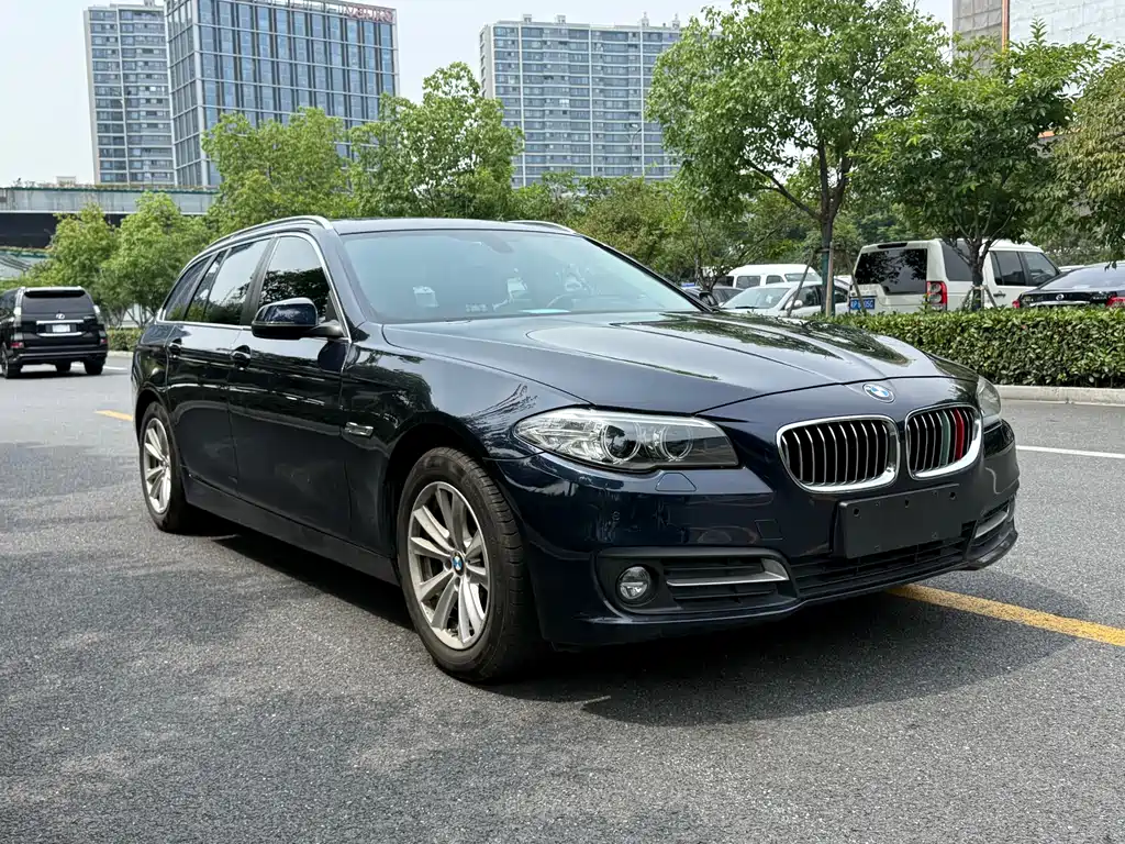 BMW 5 Series 2015 — фото 6