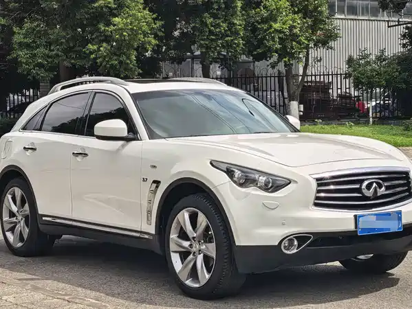 Infiniti QX70 2016