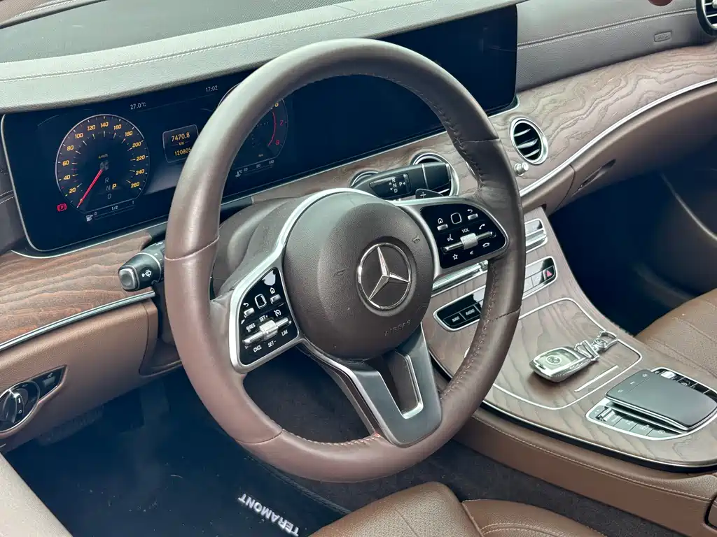 Mercedes-Benz E-Class 2020 — фото 9