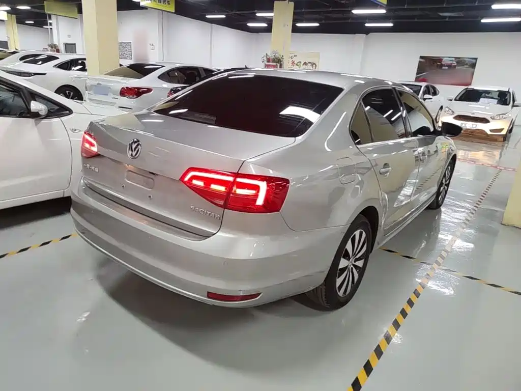 Volkswagen Sagitar 2017