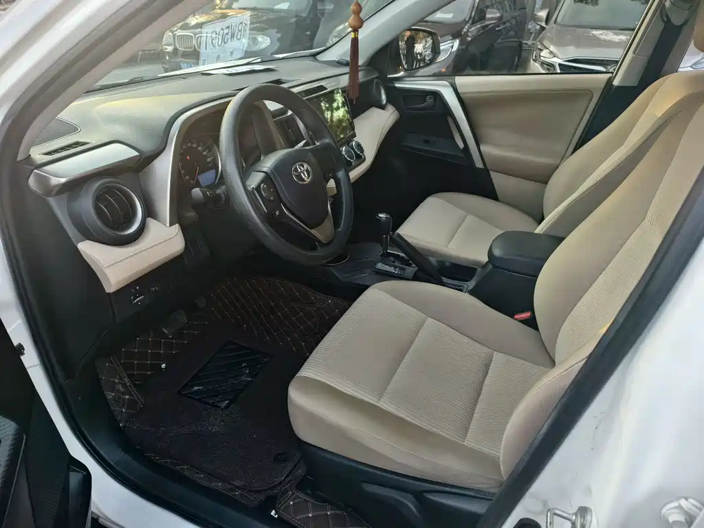Toyota RAV4 2014 — фото 11