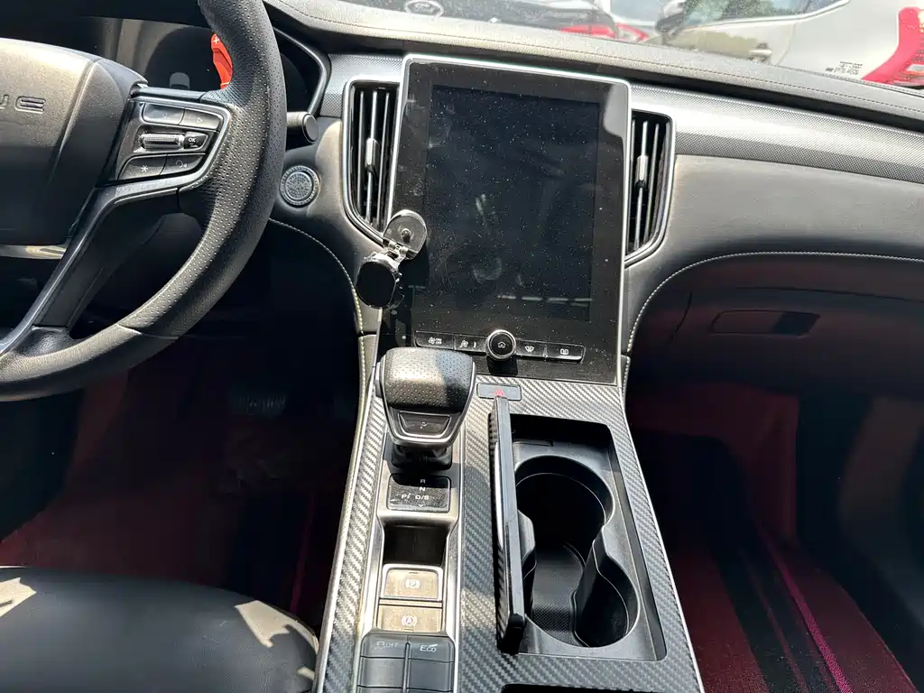 Roewe i6 MAX 2022 — фото 10