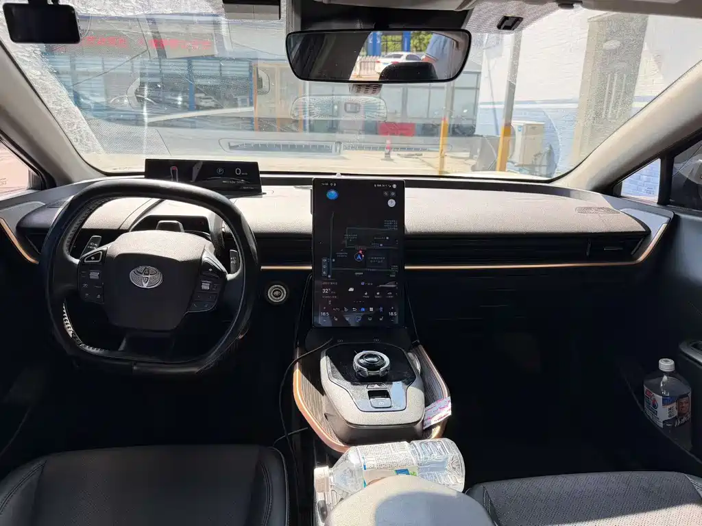 Toyota bZ3 2023