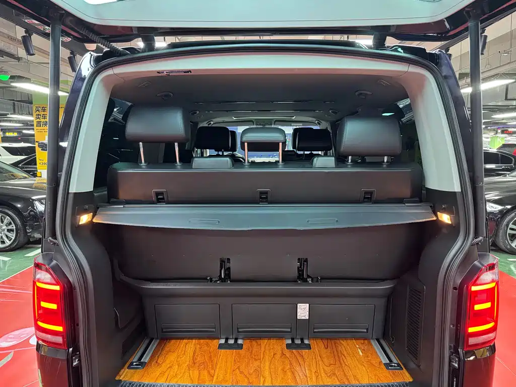 Volkswagen Multivan 2019 — фото 39