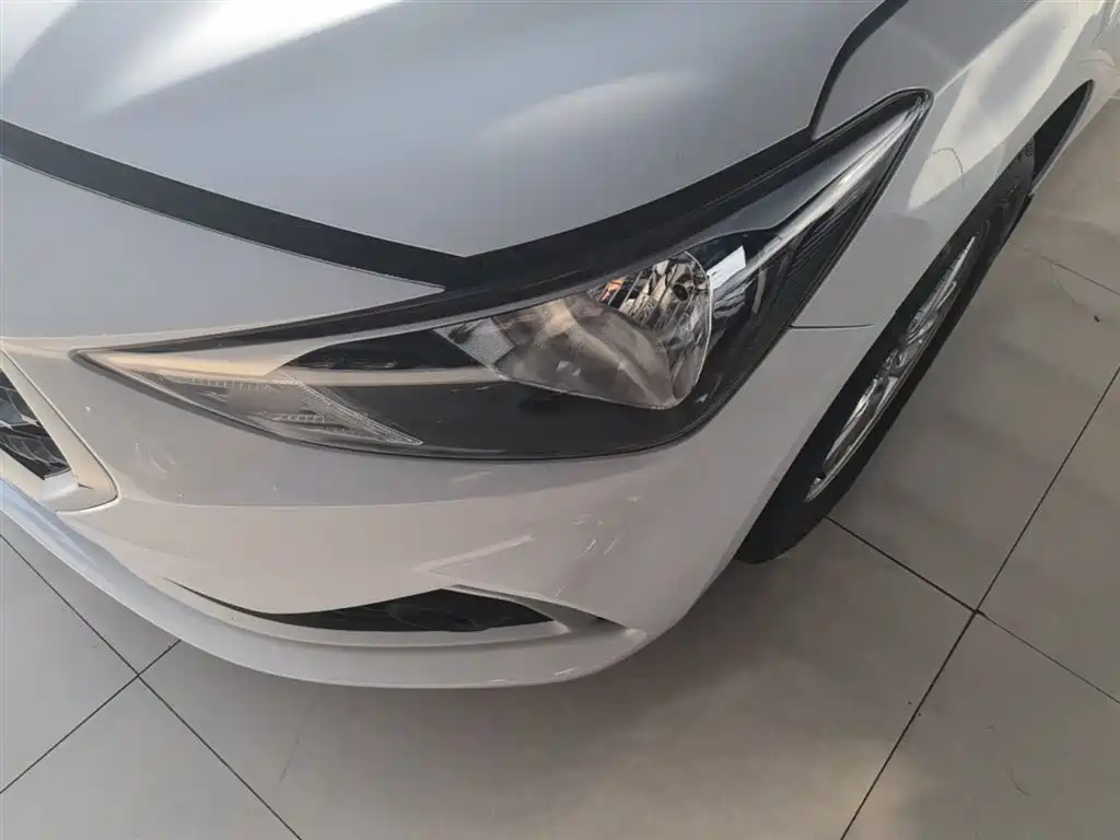 Hyundai Elantra 2018 — фото 24